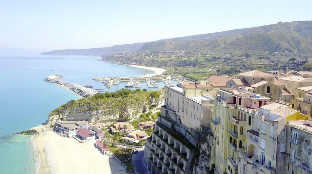 B&B Kamalei Тропеа Екстер'єр фото